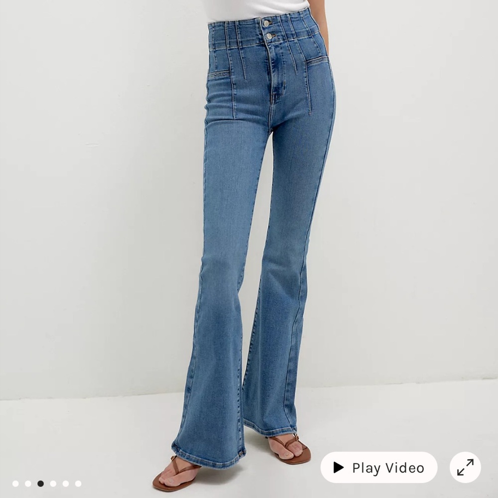 Free People We the free Jayde Flare Jeans in size 28 sunburst blue
